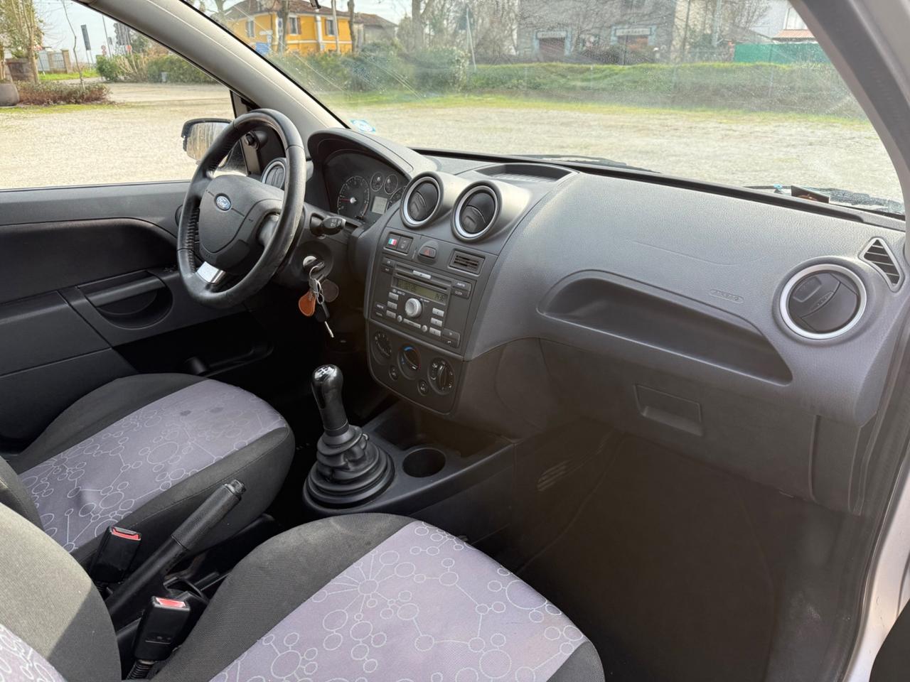 Ford Fiesta 1.2 16V 5p. Ghia