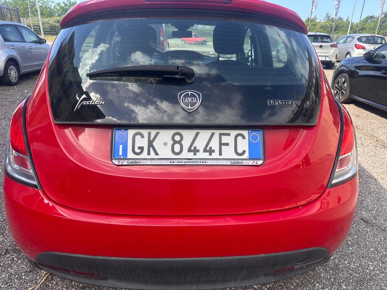 Lancia Ypsilon 1.0 FireFly 5 porte S&S Hybrid Ecochic Silver