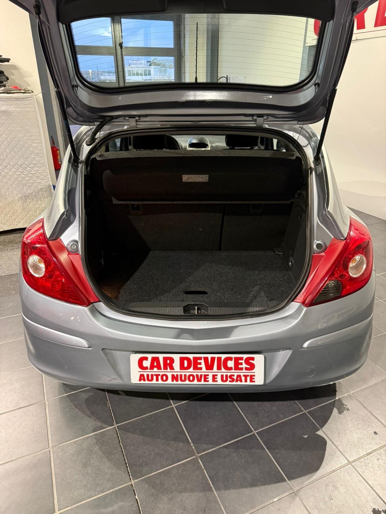 Opel Corsa 1.0 12V 3 porte -UNICO PROPRIETARIO-NEOPATENTATI