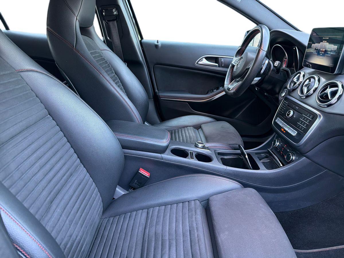 Mercedes-Benz GLA 180 Premium auto