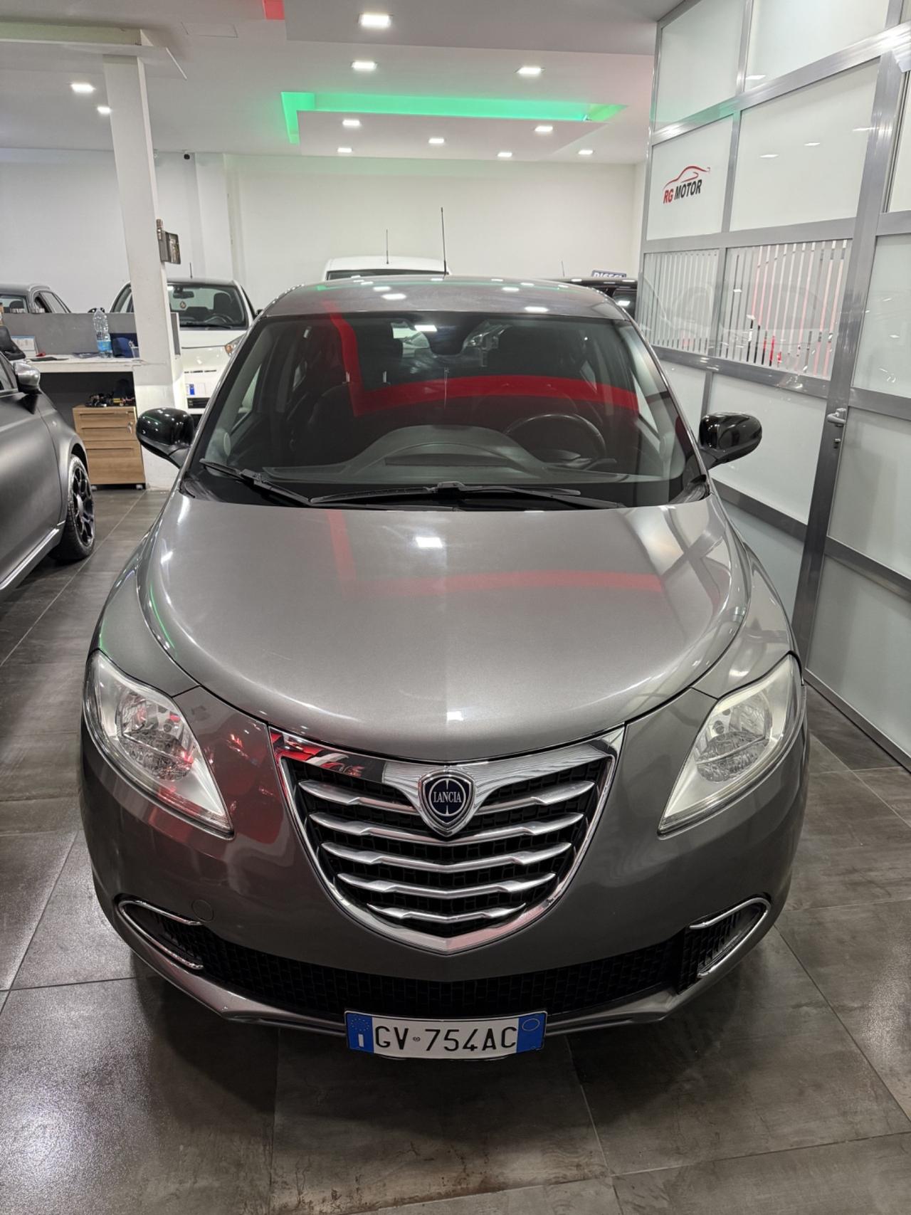 Lancia Ypsilon 1.2 69 CV 5 porte Gold