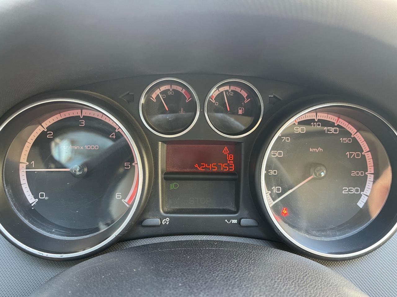 Peugeot 308 se 1.6 HDi 90CV euro5a uni prop