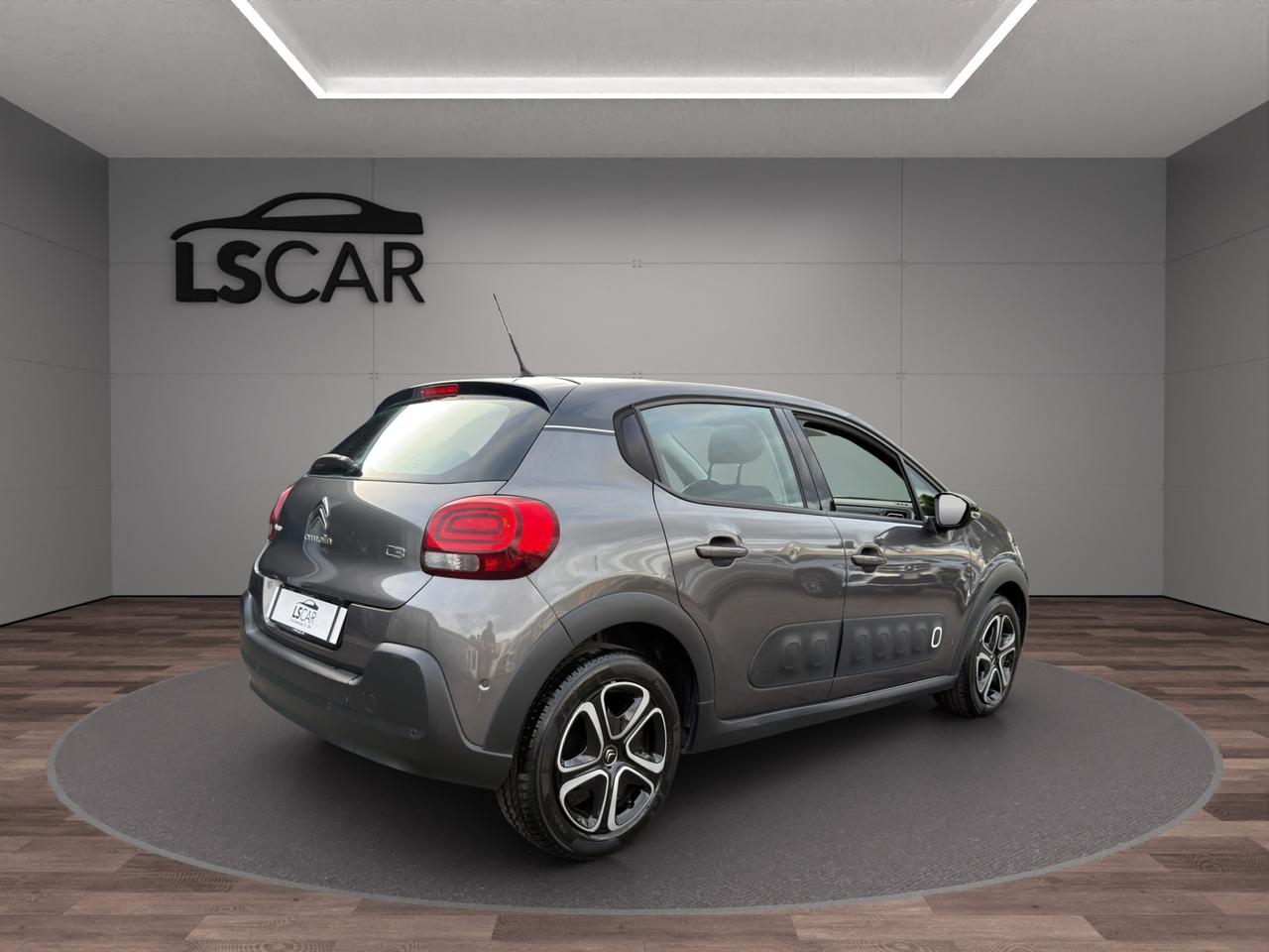 Citroen C3 1.2 Shine 83cv - Unipro - Promo Finanziamento - Neopatatentati - Tagliandi certificati - Cerchi in lega - Schermo - Clima Automatico