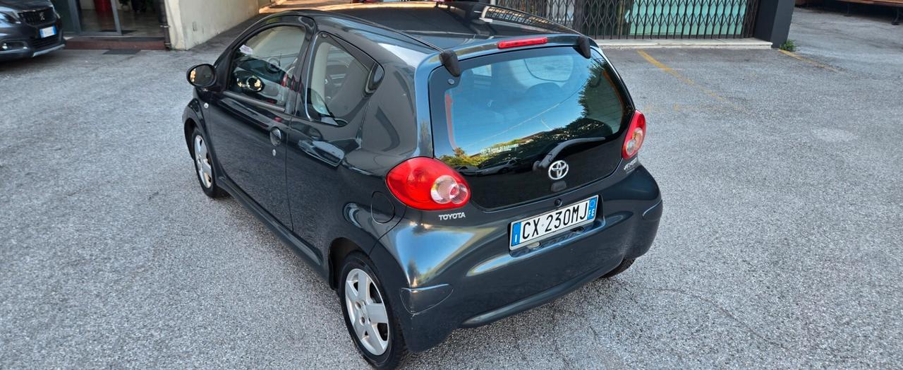 Toyota Aygo 1.0 12V VVT-i 3 porte Sol