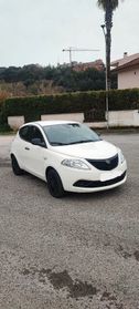 Lancia Ypsilon 1.0 FireFly 5 porte Hybrid neopatentati 12 mesi garanzia