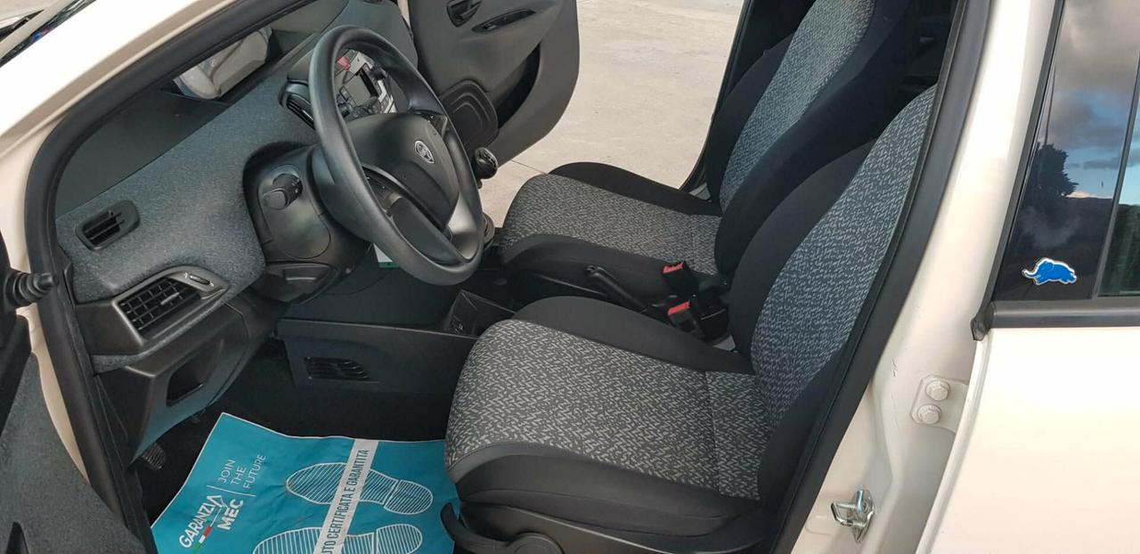 Lancia Ypsilon 1.2 69 CV 5 porte Unyca