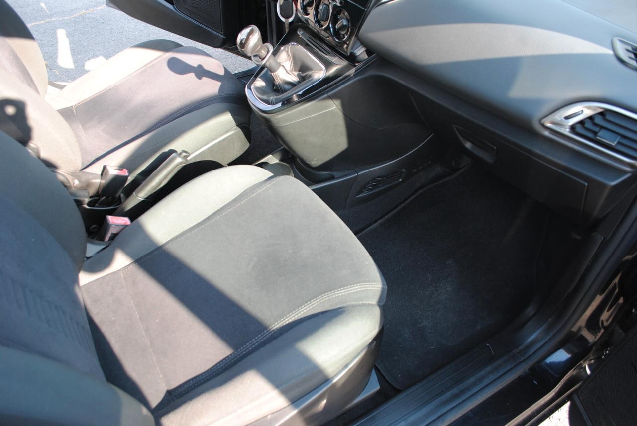 LANCIA YPSILON 1.2 69 CV