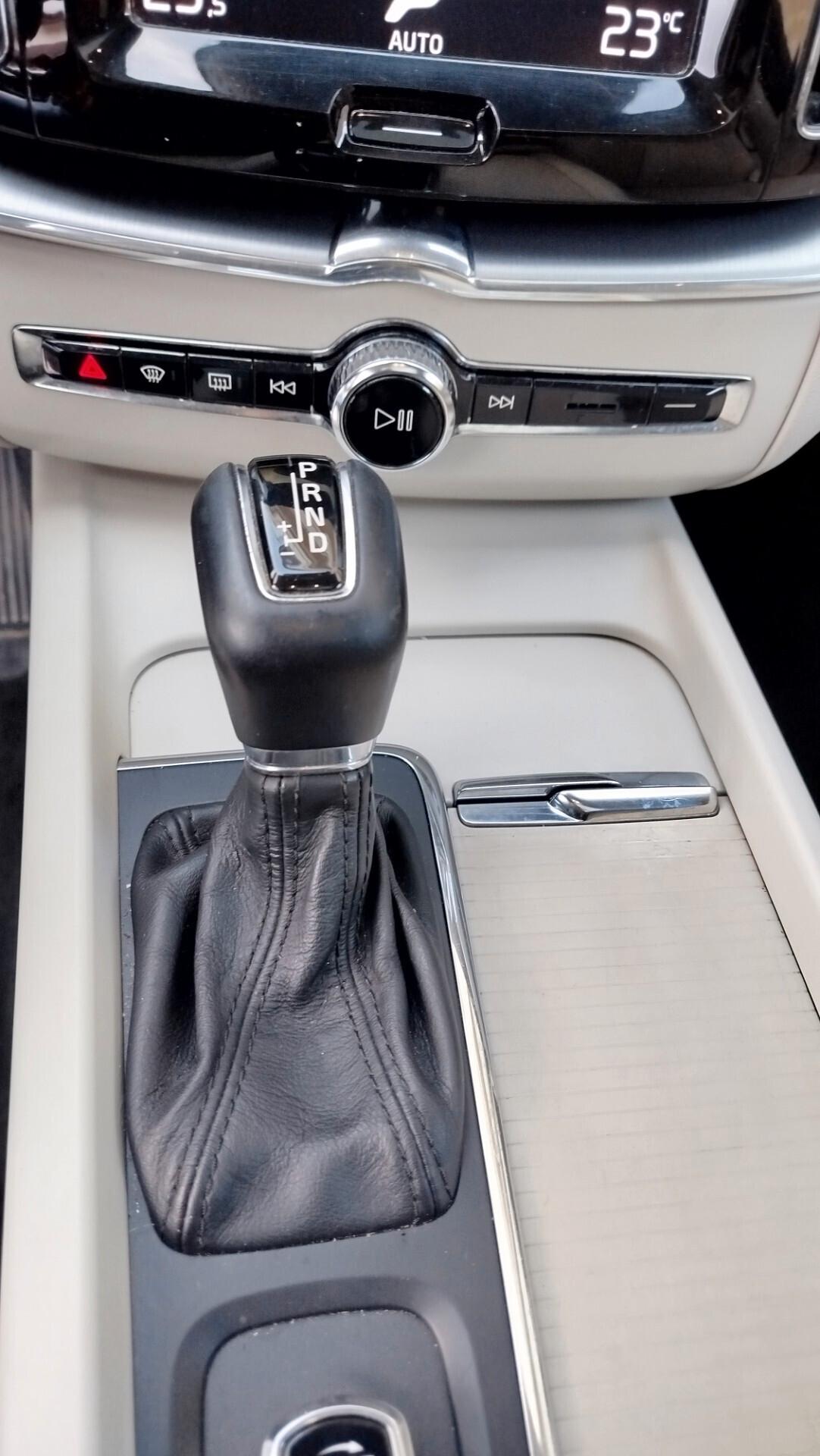 Volvo XC 60 AWD D4 Geartronic Inscription