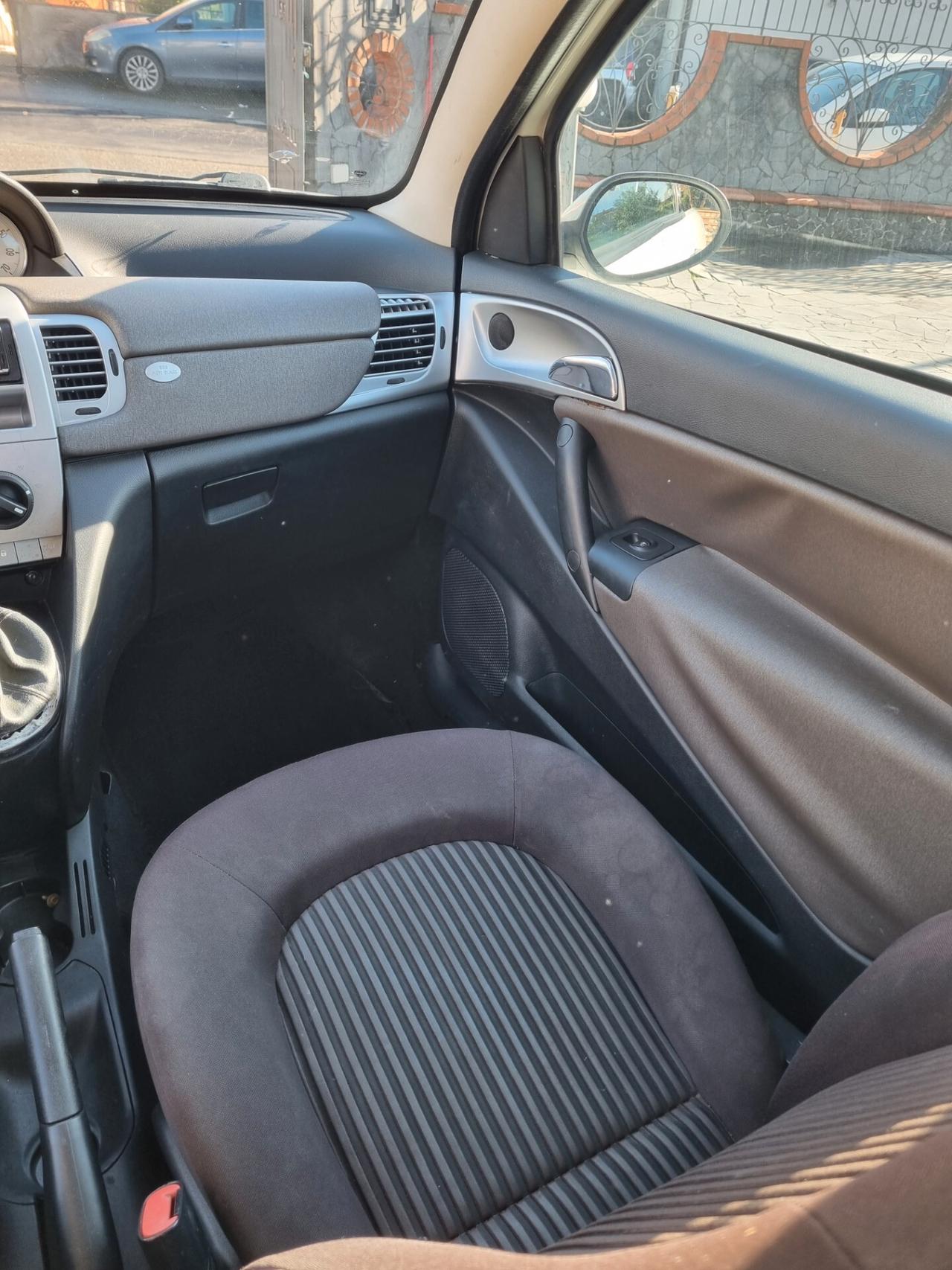 Lancia Ypsilon 1.4 Platino