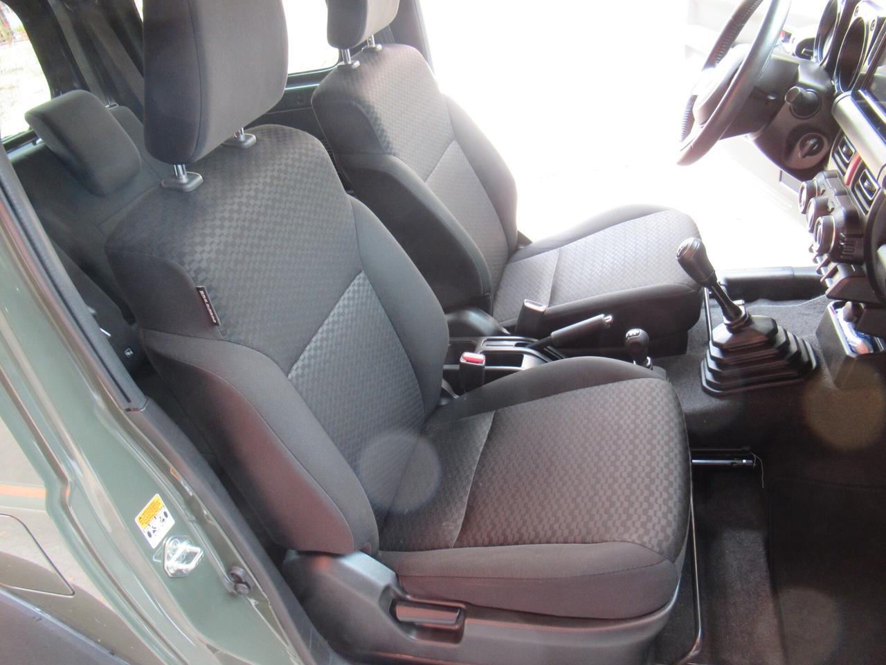 Suzuki Jimny 1.5 5MT Top