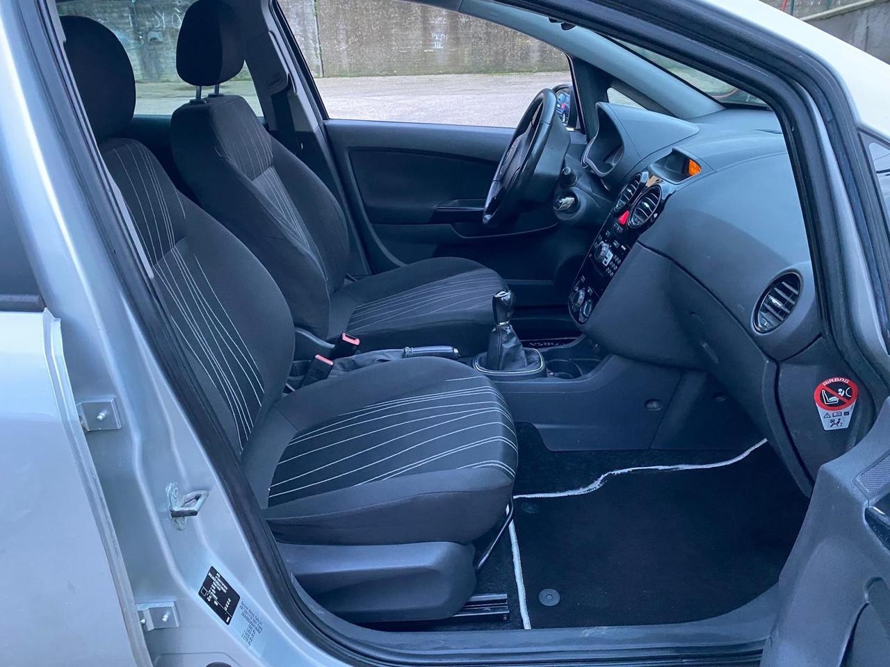 Opel Corsa 1.2 5 porte Club anno 2011