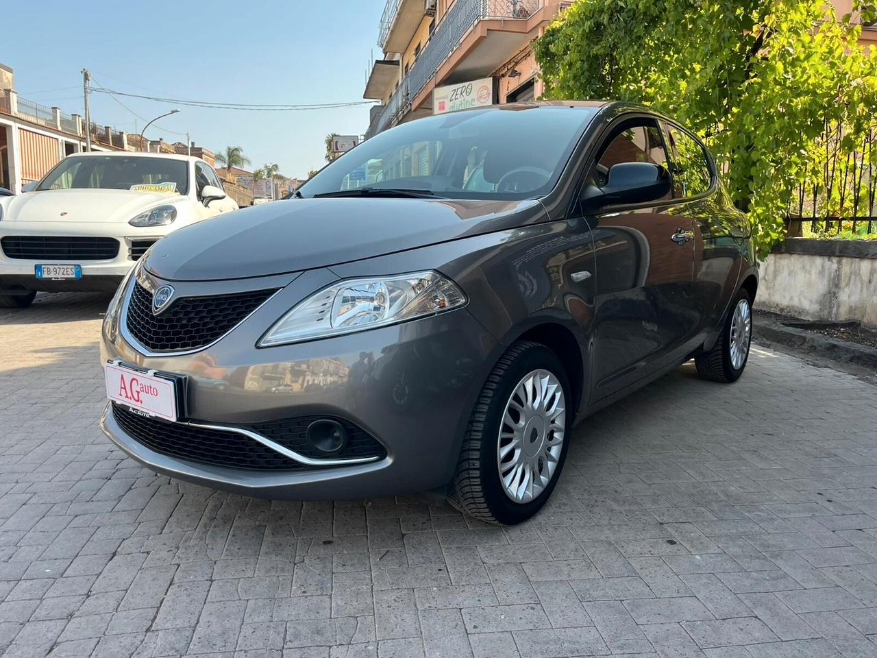 Lancia Ypsilon 1.2 FIRE 69 CV 5 porte Gold