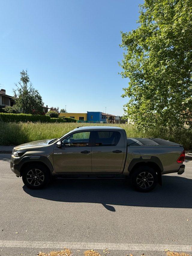 TOYOTA Hilux 2.4 D A/T 4WD Double Cab Invincible PREZZO FINITO