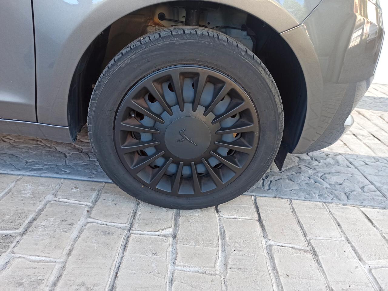 Lancia Ypsilon 1.0 FireFly 5 porte S&S Hybrid Silver 2022