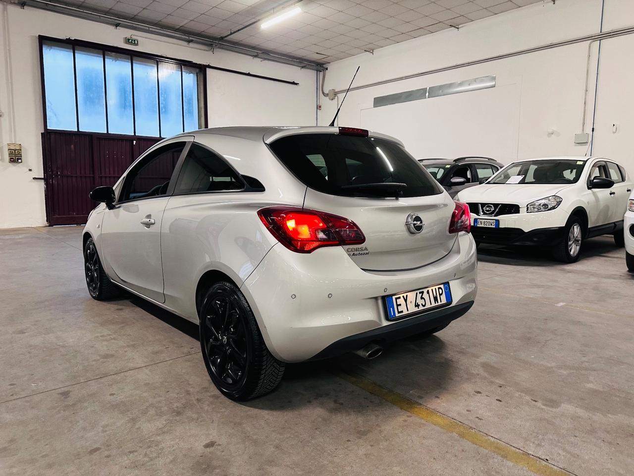 Opel Corsa 1.2 Coupé b-Color