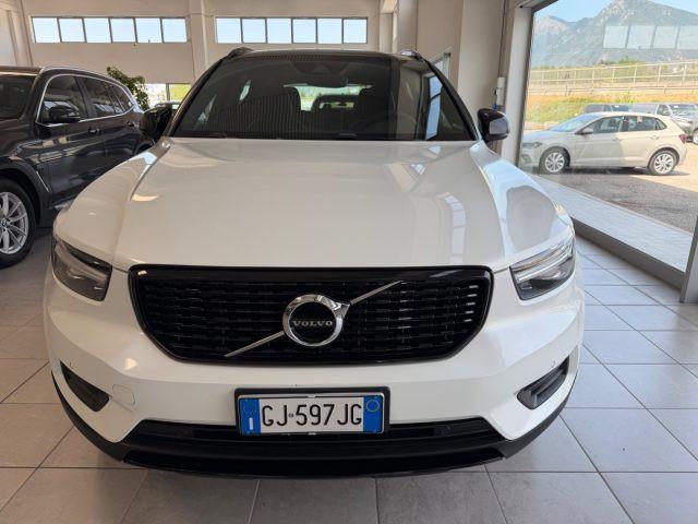 VOLVO XC40 T5 Recharge Plug-in Hybrid R-design
