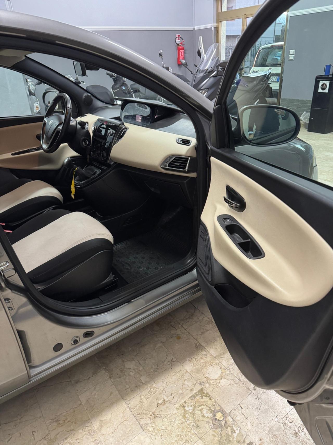 Lancia Ypsilon 1.3 MJT 16V 95 CV 5 porte S&S Platinum