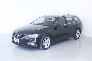 VOLKSWAGEN Passat Variant 2.0 TDI SCR EVO DSG Business Fari LED