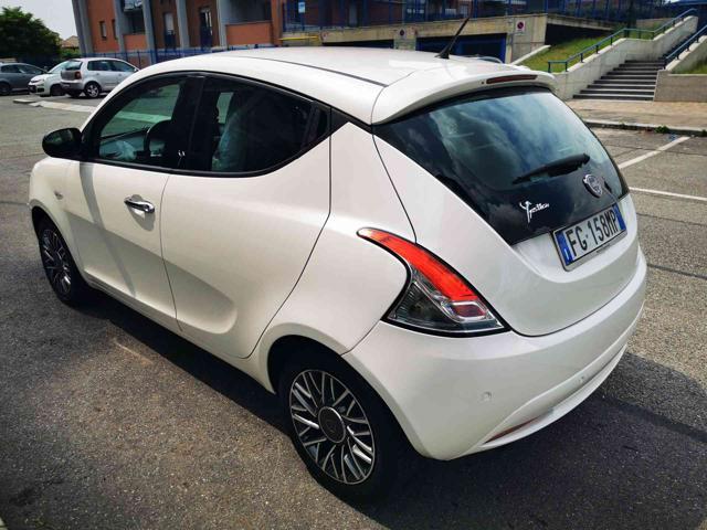 LANCIA Ypsilon 1.2 69 CV 5 porte Silver