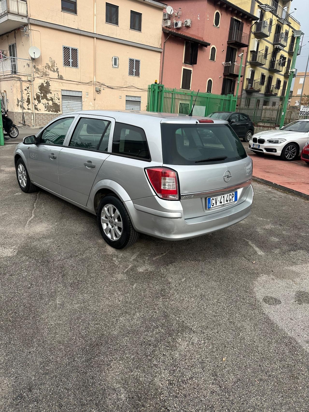 Opel Astra 1.4 16V Twinport 5 porte Enjoy