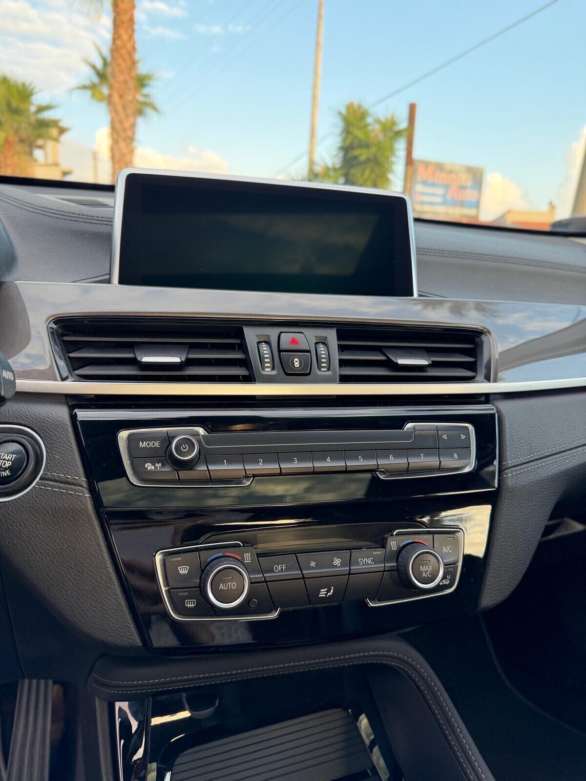 Bmw X1 sDrive18d xLine con tetto apribile