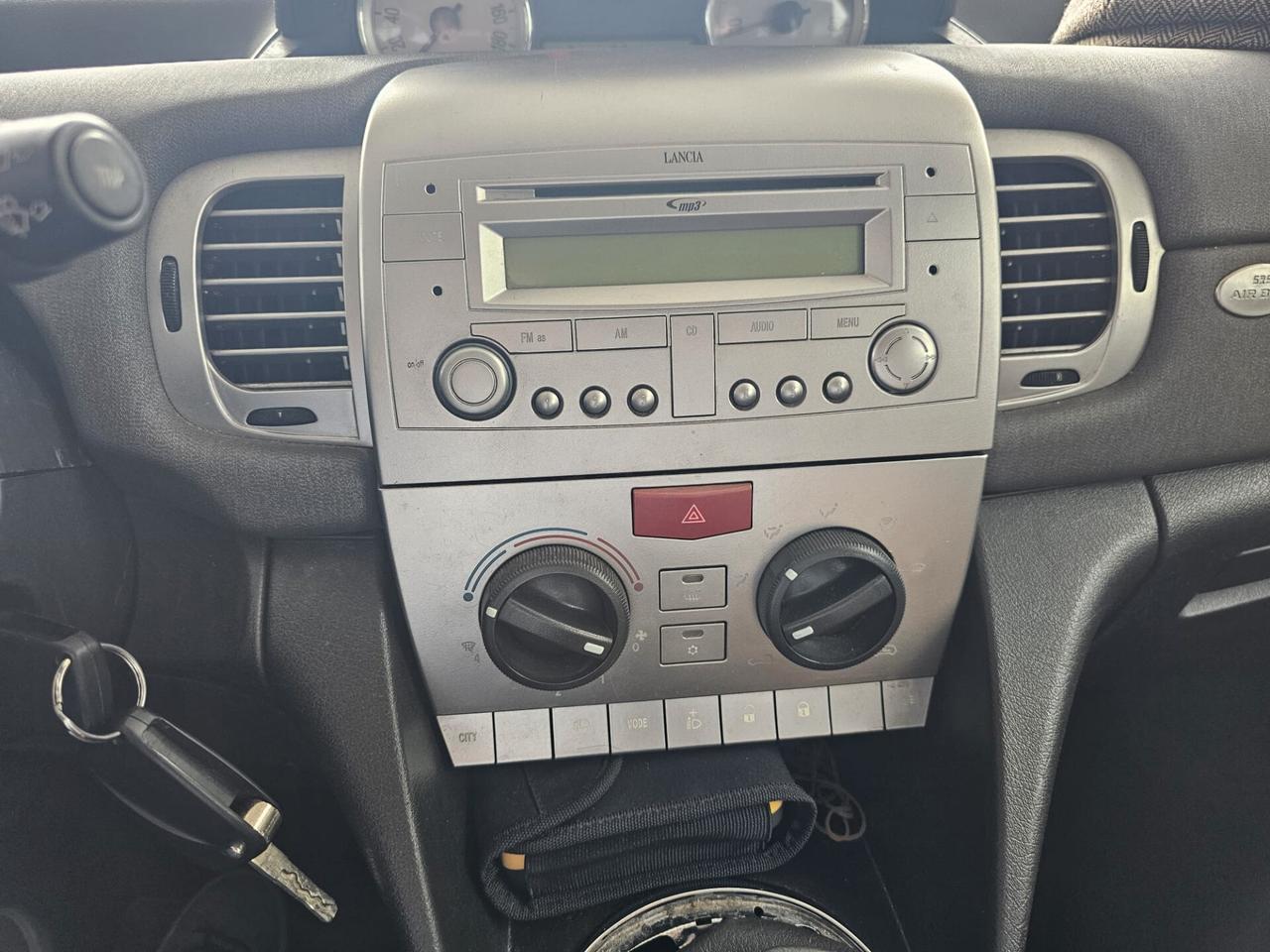 Lancia Ypsilon 1.2 Oro Giallo