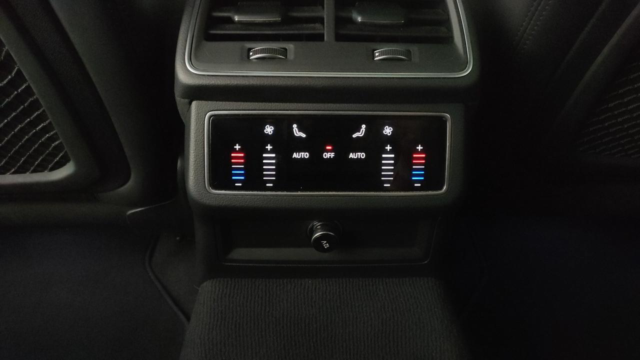 AUDI RS6 Avant 4.0 mhev performance quattro tiptronic