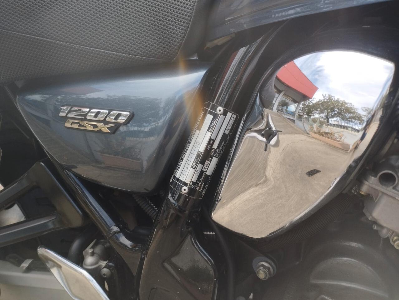 SUZUKI GSX 1200