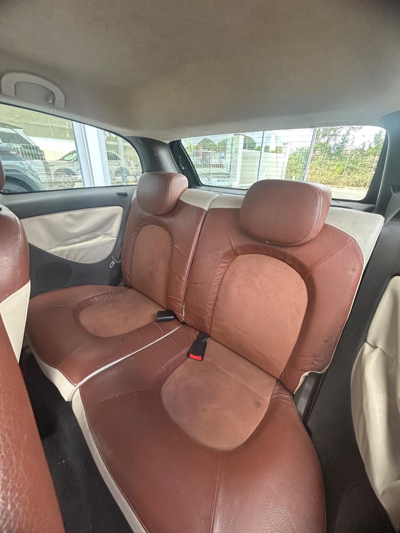 Lancia Ypsilon 1.3 MJT 75 CV Platino