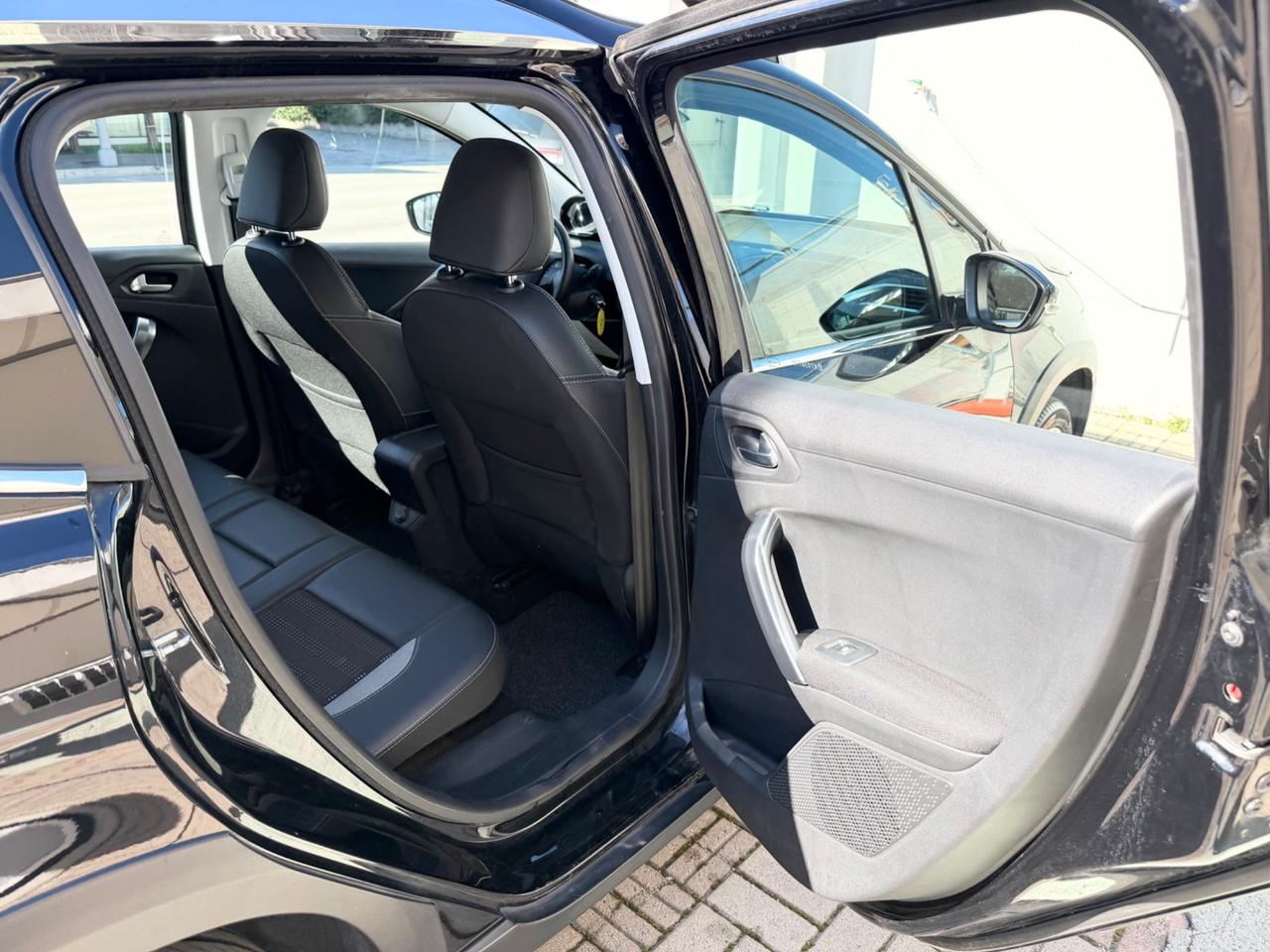 Peugeot 2008 BlueHDi Allure