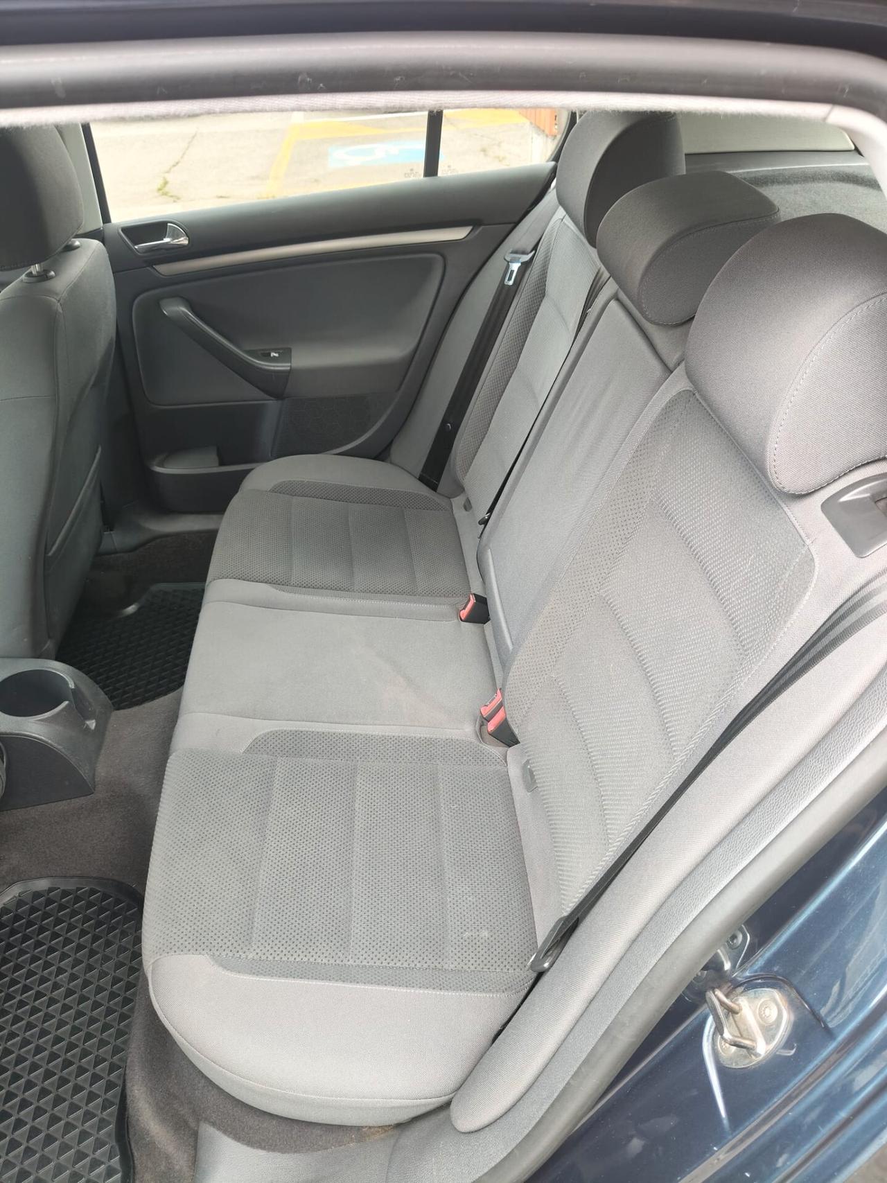 Volkswagen Golf 1.6 16V FSI 5p. Comfortline