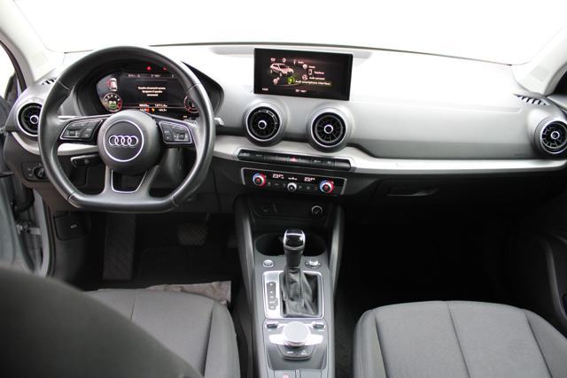 AUDI Q2 35 TFSI S tronic Identity Black