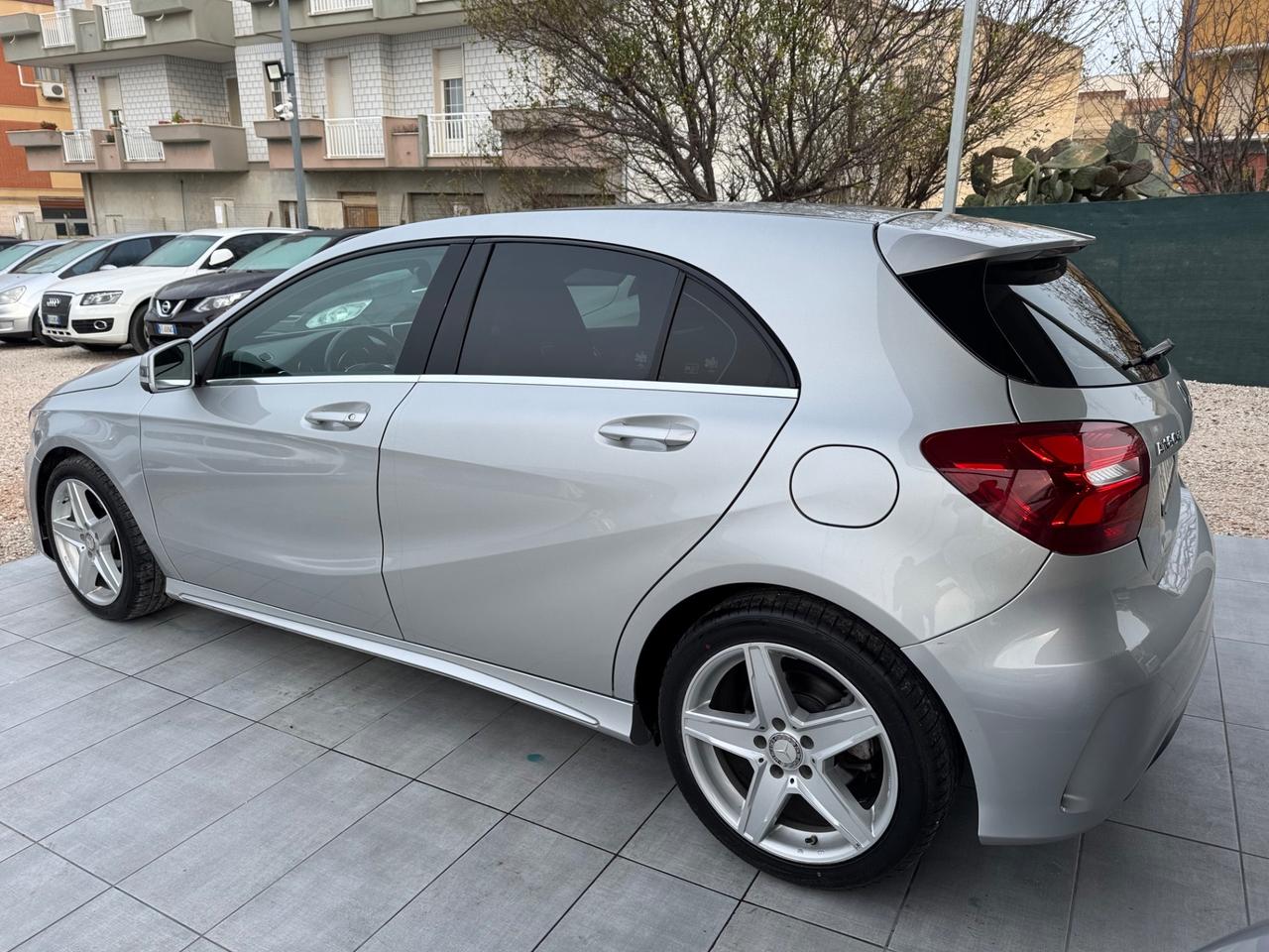 Mercedes-benz A 180 A 180 d Premium