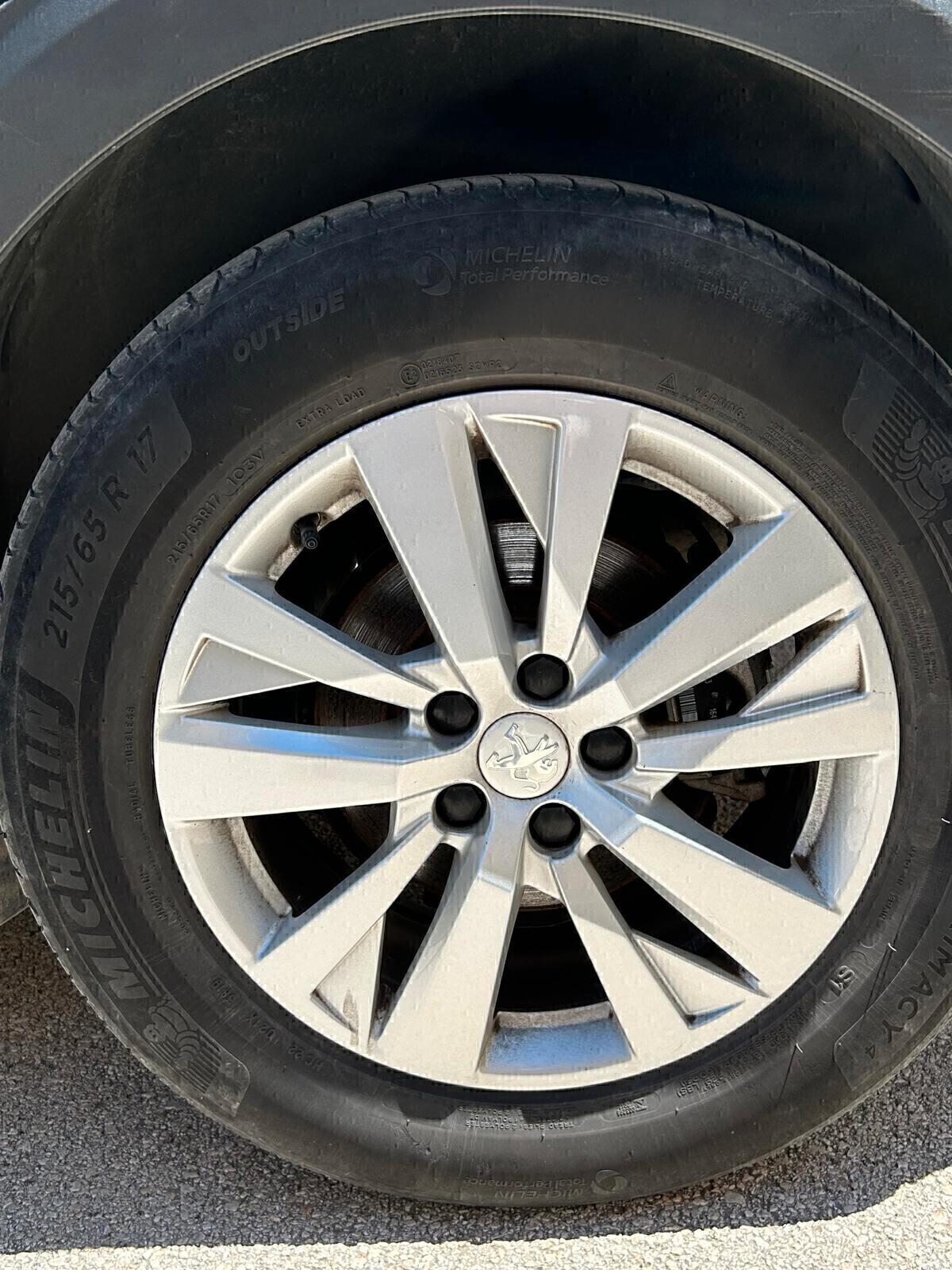 Peugeot 3008 1.5 BlueHDi Business Iva deducibile