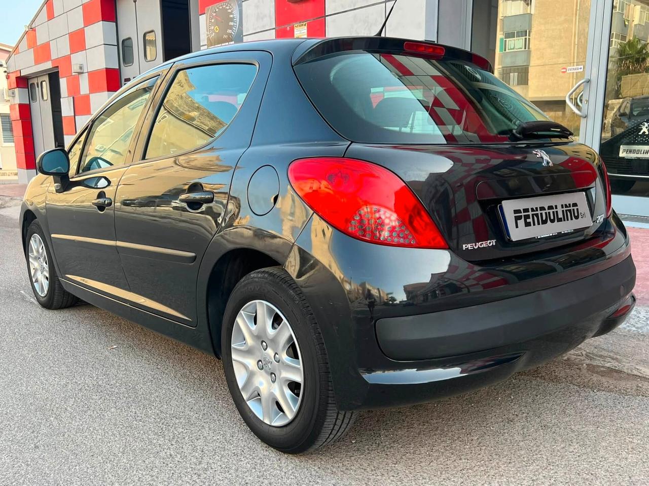 Peugeot 207 1.4 HDi 70CV 5p. ONE Line