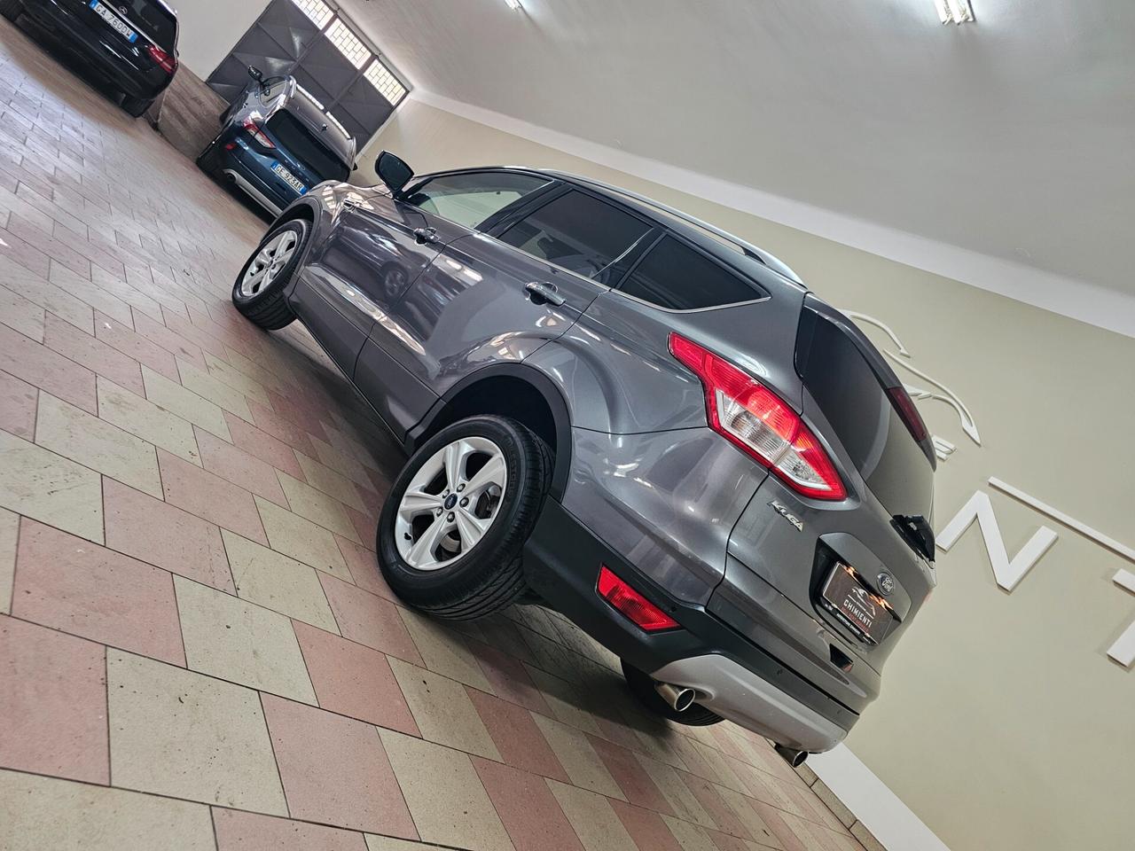 Ford Kuga 2.0 TDCI 140 CV 2WD Titanium