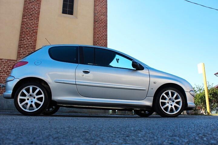 Peugeot 206 1.6 HDi Sweet Years 8 gomme invernali\termiche su cerchio clima unica proprietaria distribuzione ok