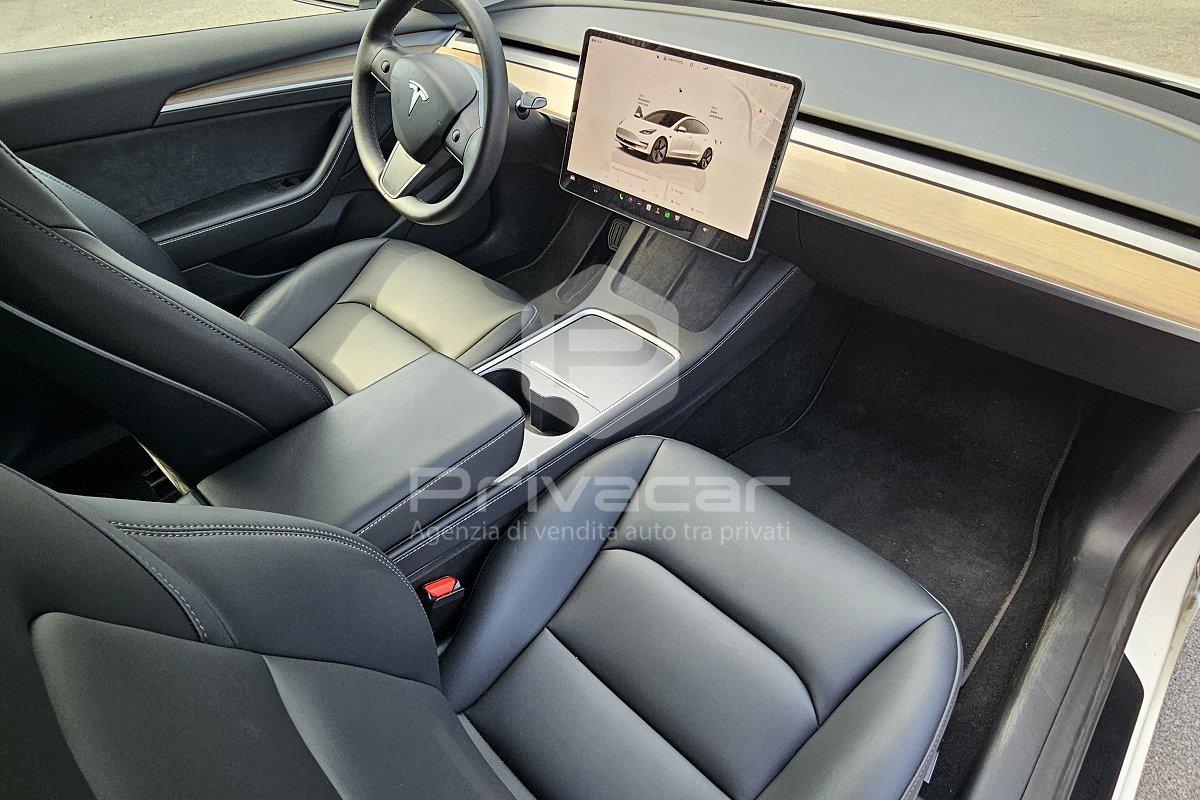 TESLA Model 3 RWD