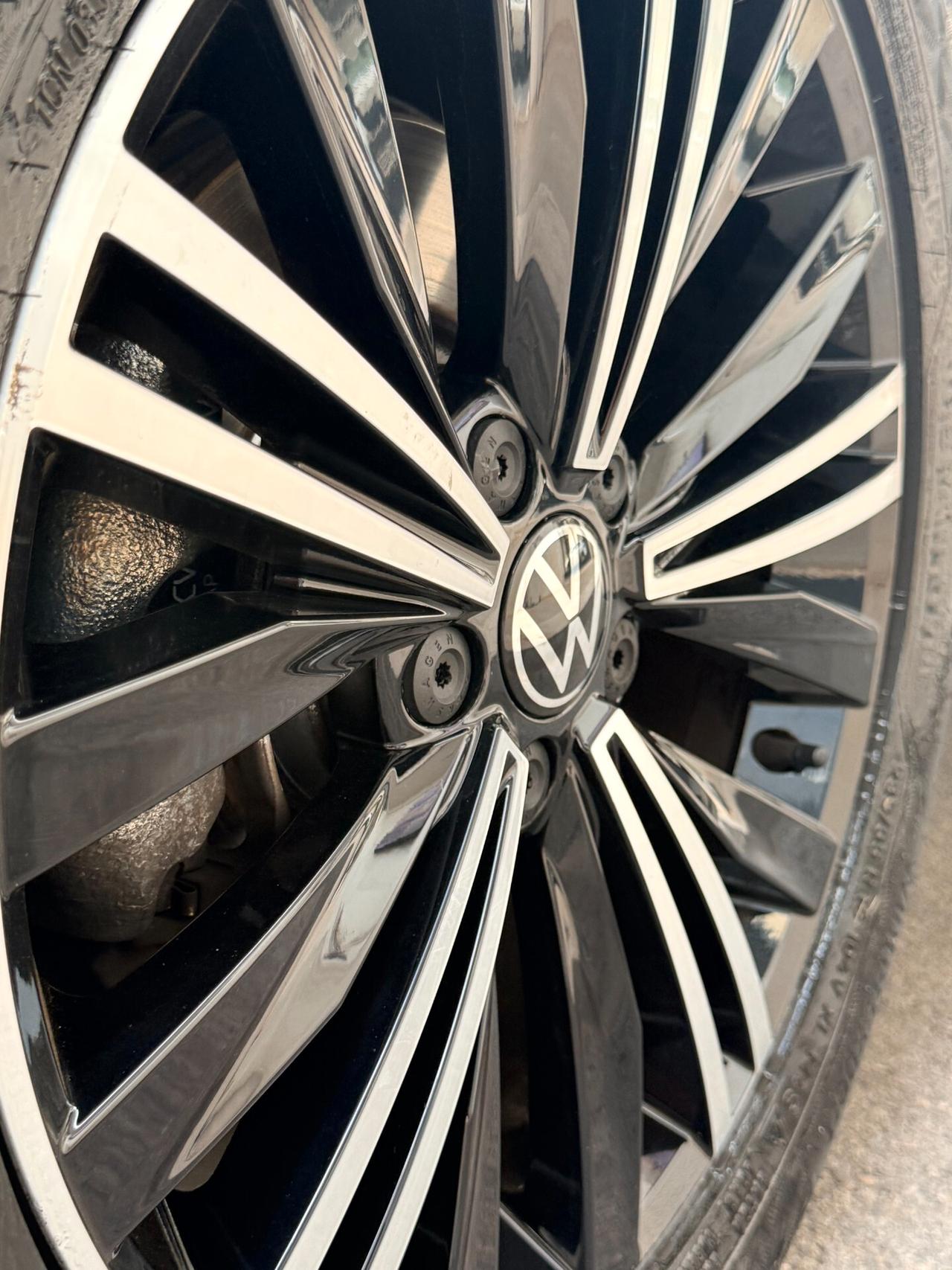 Volkswagen Tiguan 2.0 tdi Elegance 150cv dsg APPLE CARPLAY,ANDROID AUTO,TELECAMERA,NAVI,VIRTUAL COCKPIT,ALCANTARA
