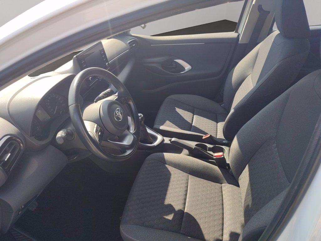 TOYOTA Yaris 1.0 active del 2023