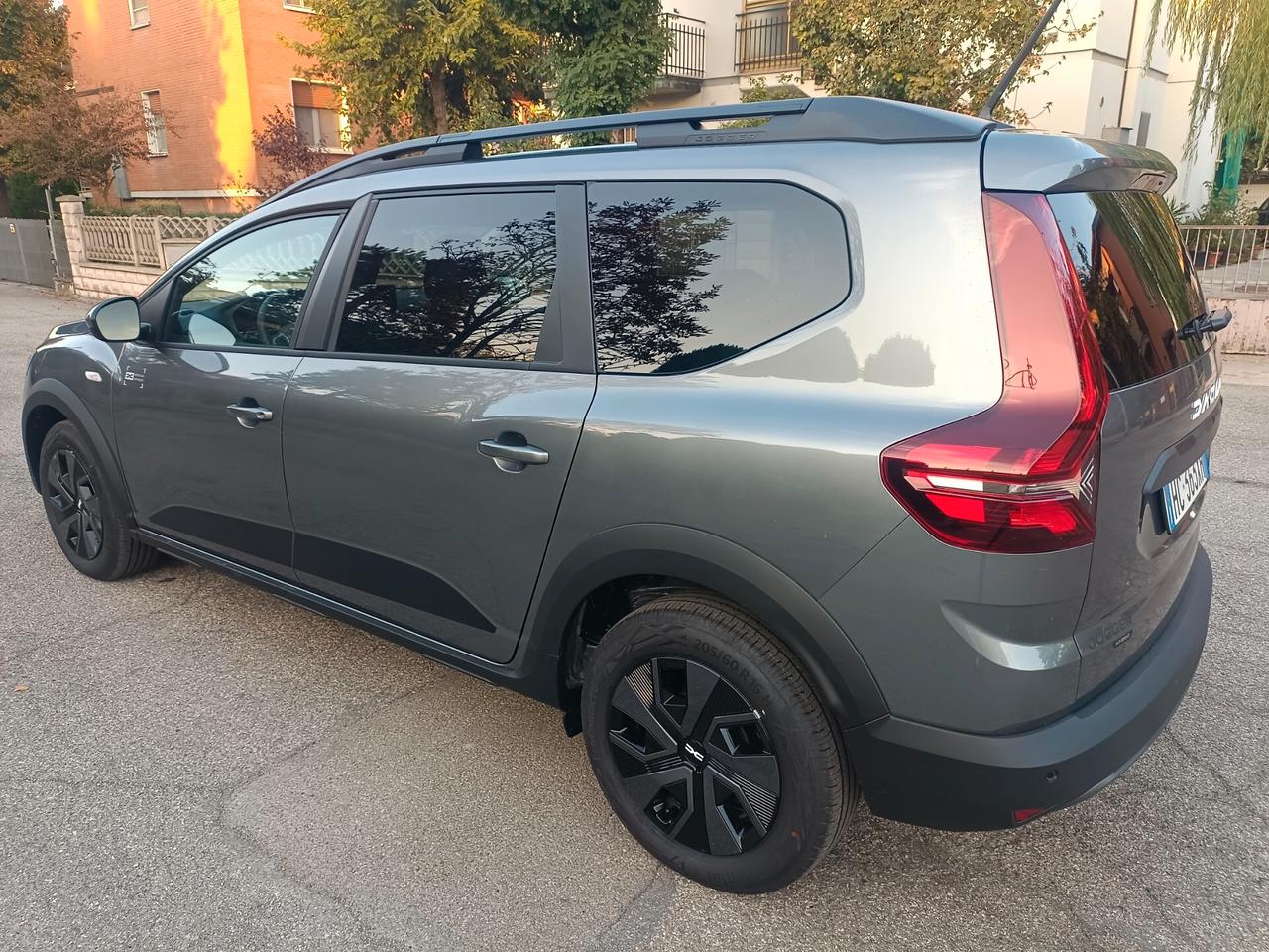 Dacia Jogger Hybrid 7 posti Expression