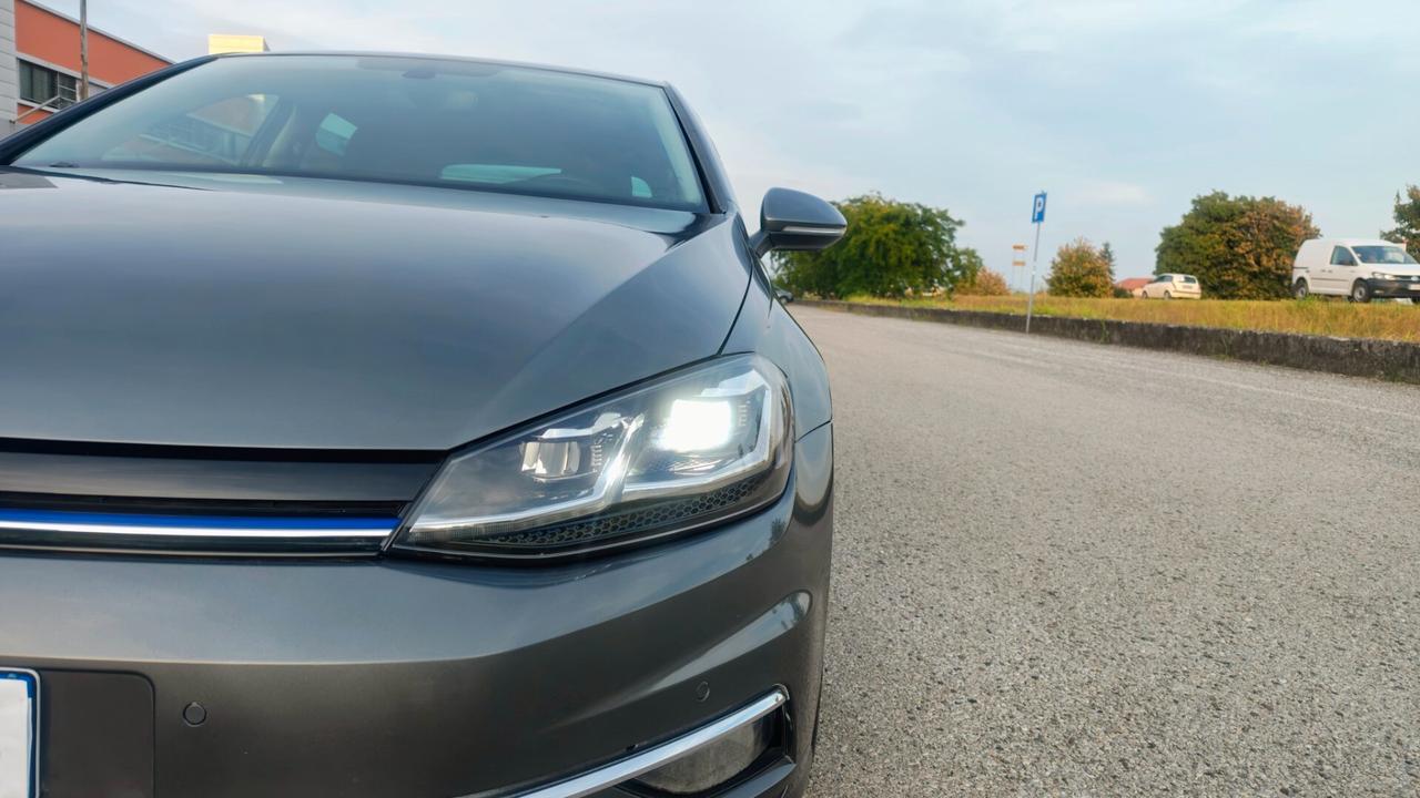 Volkswagen Golf 1.5 TGI DSG 5p. Trendline BlueMotion Technology