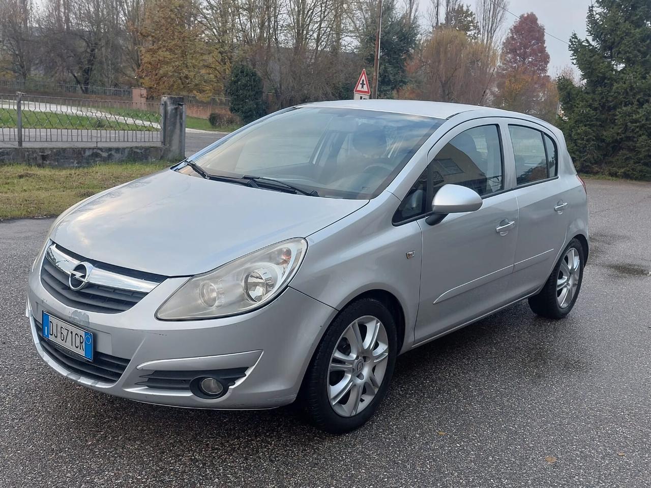 Opel Corsa 1.2 5 porte Cosmo B-GPL