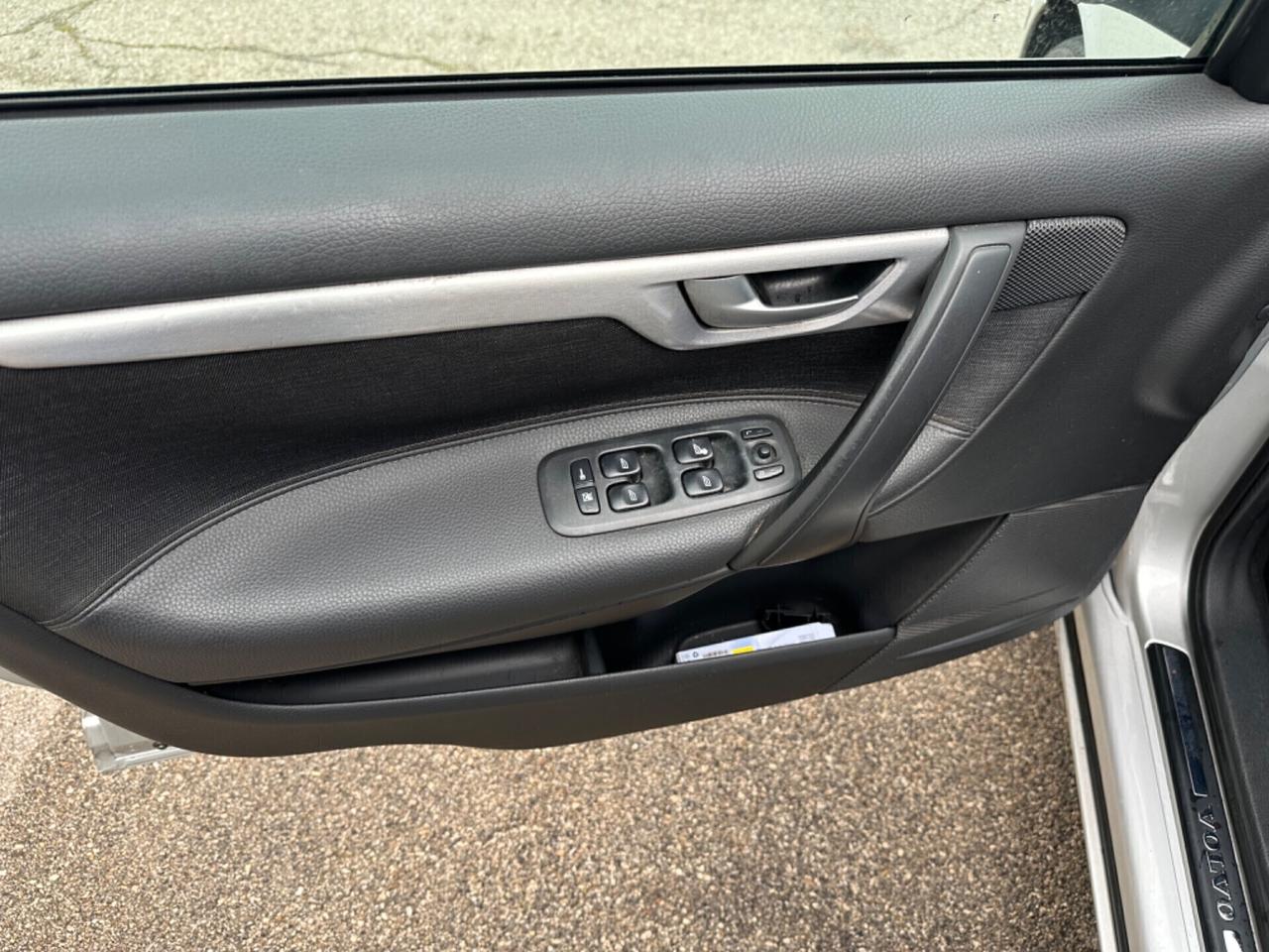 Volvo V70 2.4 D 20V (163CV) cat Momentum