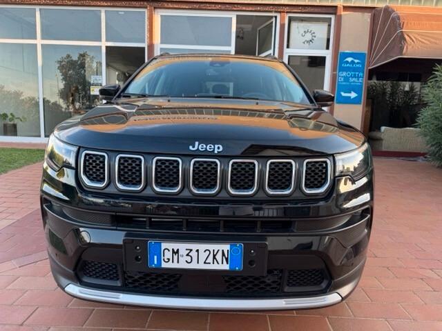 Jeep Compass TOTAL BLACK 4xe Business Plus da 190 euro al mese