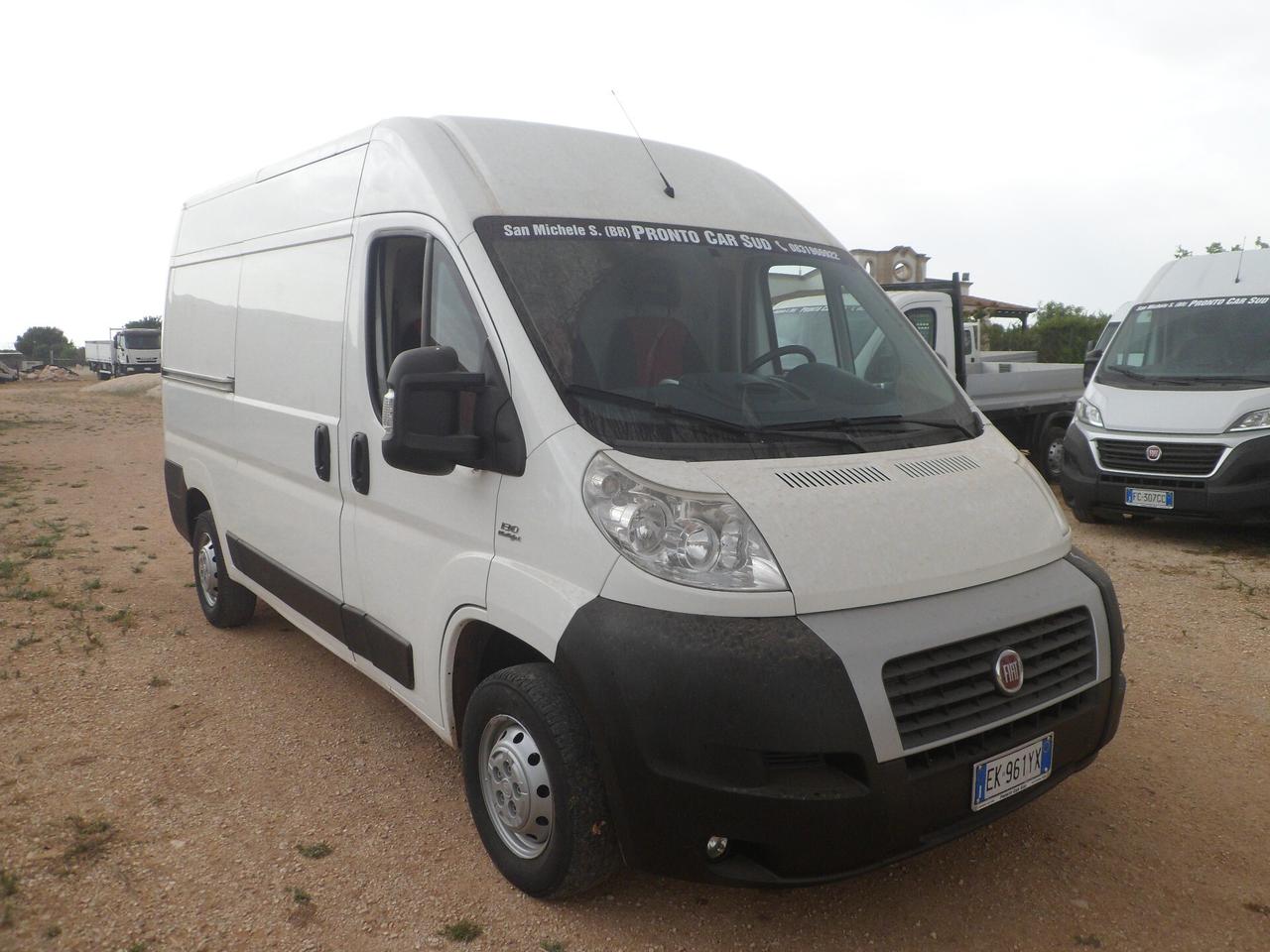 Fiat Ducato furgone medio alto