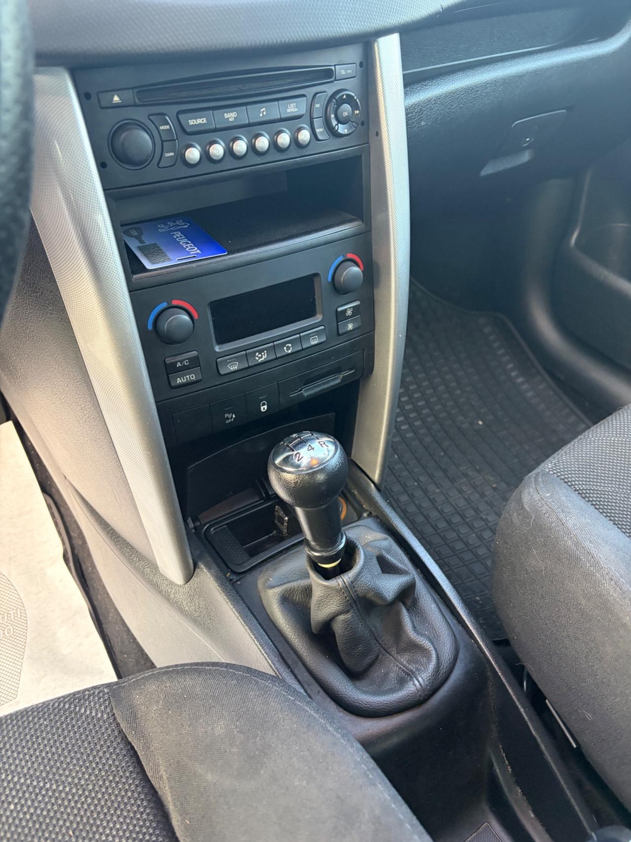 Peugeot 207 1.4 88CV 5p. XS
