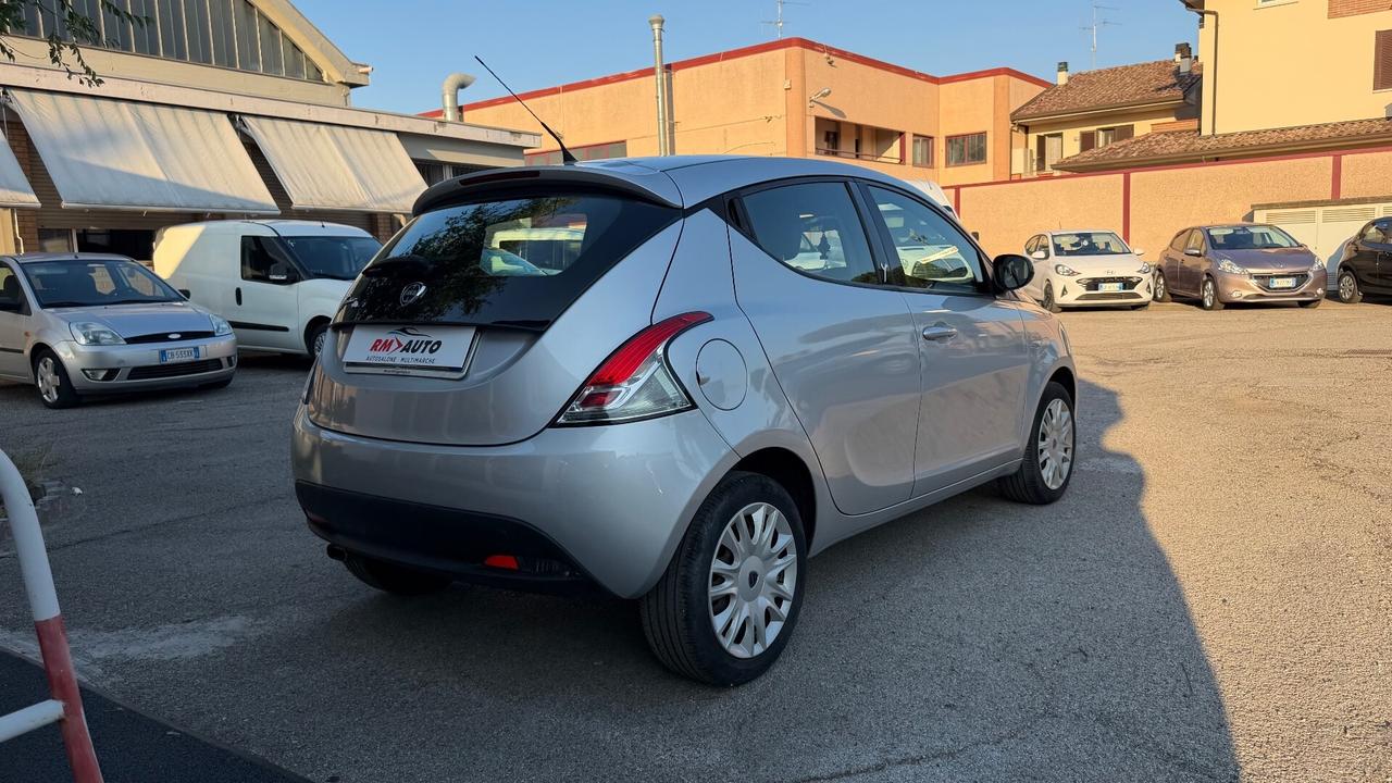 Lancia Ypsilon 1.2 69 CV