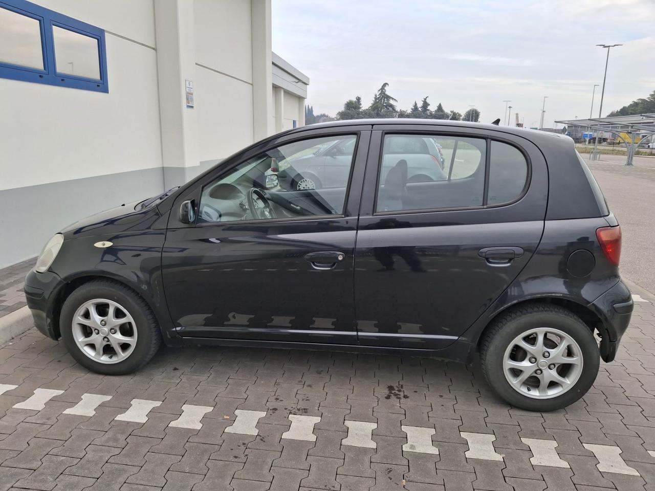 Toyota Yaris 1.3i Benzina/CAMBIO AUTOMATICO