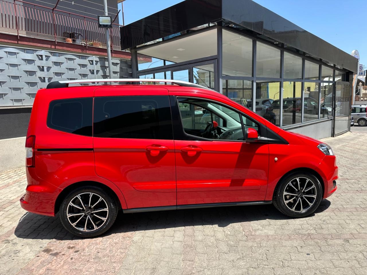 Ford Tourneo Courier 1.5 TDCI 75 CV Titanium 2017